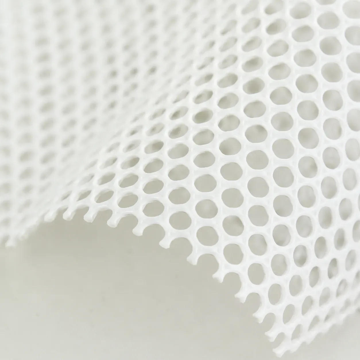 Large-hole silicone mesh for dehydrator tray lining